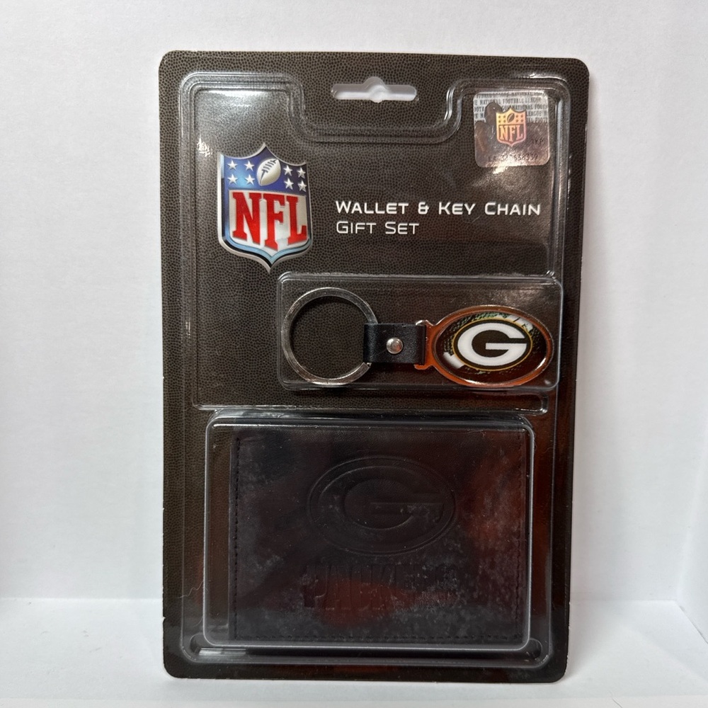 Green Bay Packers Wallet & Key Chain Gift Set - Brand New